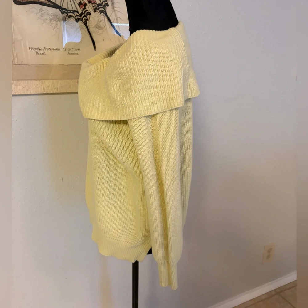 525 America Off-Shoulder Yellow Sweater Size Small NWOT